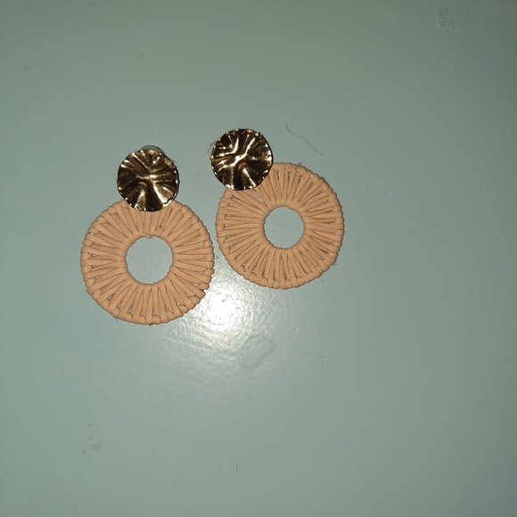 Woven earrings - Picture 3 of 3